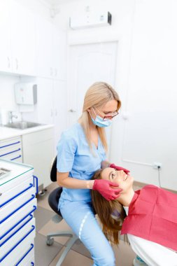 Cömert yüz eklemleri, osteopat performansları, yüz masajı eklemleri, kontrol dişleri, ağız bakımı, sağlıklı dişler, diş tedavisi