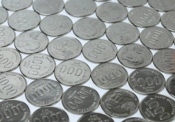 Купка Монет Індонезійські Монети Валюта Організована Крупним Планом Білому Тлі — стокове фото