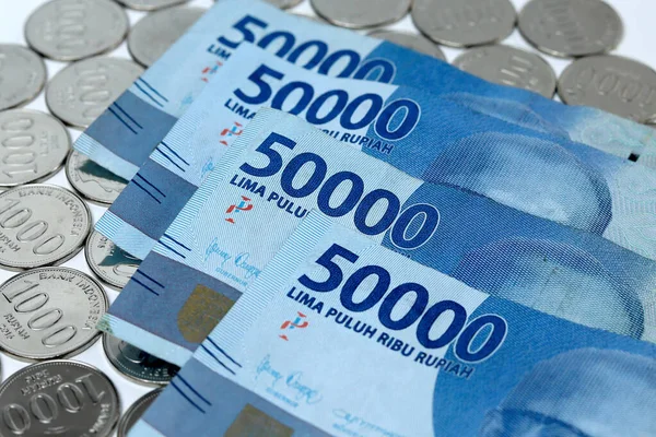 Monety Papierowe Pieniądze Białym Tle Monety Indonezyjskie Waluty Papierowe — Zdjęcie stockowe