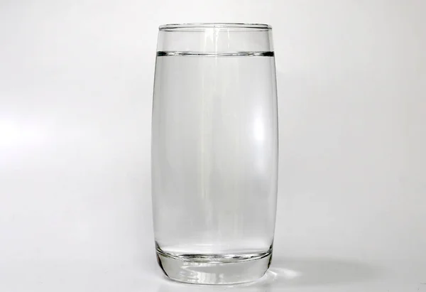 Pohár Friss Víz Izolált Fehér Alapon — Stock Fotó