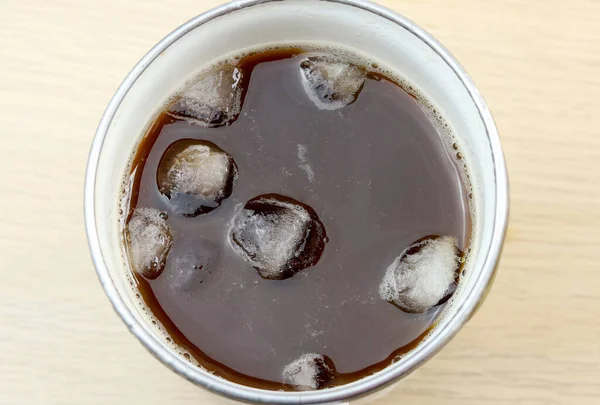 Widok Góry Ice Black Coffee Lub Americano Mniejszą Ilością Lodu — Zdjęcie stockowe