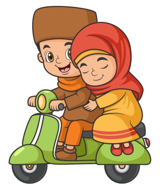 Genç çift resimli scooter 'a biniyor.