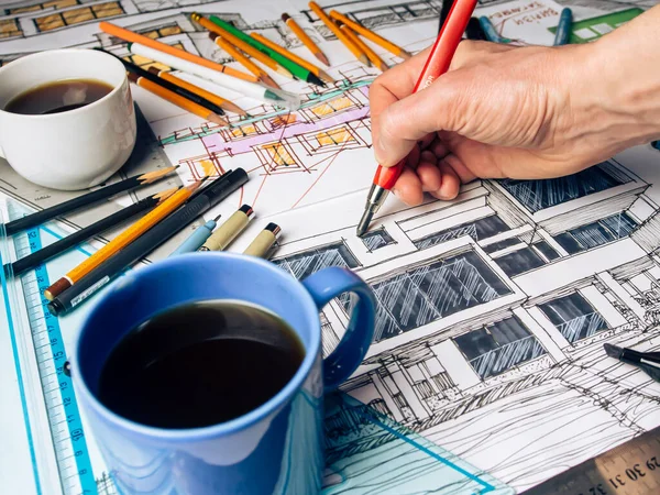 Filiżankę Kawy Piję Kawę Projekt Architektoniczny Rysowanie Toku Rysuję Stole — Zdjęcie stockowe