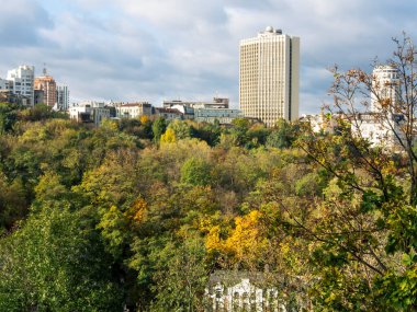Ukrayna 'nın Kyiv şehrinde. Tarihi mimari ve manzara manzaraları, Kyiv 'in doğası. Peizazhna Sokağı.