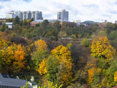 Ukrayna 'nın Kyiv şehrinde. Tarihi mimari ve manzara manzaraları, Kyiv 'in doğası. Peizazhna Sokağı.