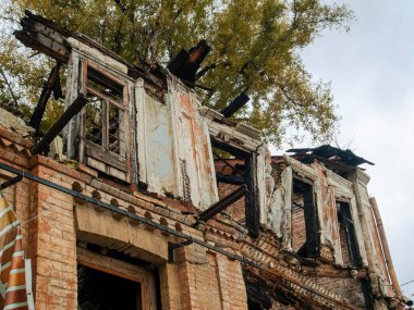 Sonbaharda Ukrayna 'nın başkenti Kyiv' de. Tarihi mimari ve manzara manzaraları, Kyiv 'in doğası. Şehir merkezinin eski caddeleri ve binaları. Güzel Avrupa kenti.