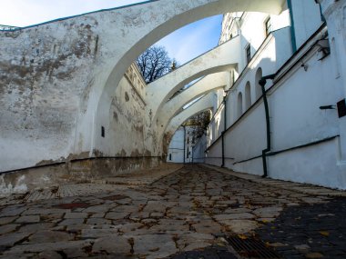 Kyiv Pechersk Lavra, Kyiv, Ukrayna 'daki tapınaklar. Güneşli bir gün. Tarihi ve kültürel rezerv, tarihi mimari, Kyiv şehir merkezi.. 
