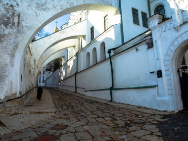 Kyiv Pechersk Lavra, Kyiv, Ukrayna 'daki tapınaklar. Güneşli bir gün. Tarihi ve kültürel rezerv, tarihi mimari, Kyiv şehir merkezi.. 