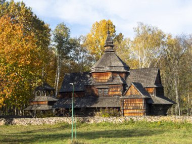 Ulusal Halk Mimarisi Müzesi ve Ukrayna Hayatı. Geleneksel ahşap evler, Pyrohiv, Kyiv, Ukrayna. Açık hava müzesi, doğa rezervi..