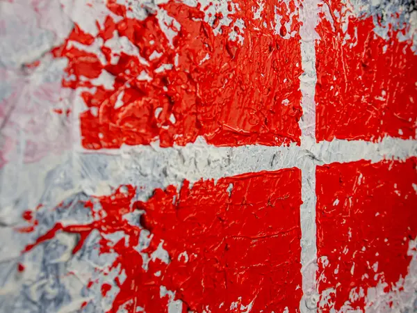Fırça boyalı bayrak, Danimarka 'nın el yapımı bayrağı. Eski bir beton duvara Danimarka bayrağı çizilmiş. Danimarka Ulusal Bayrağı. 
