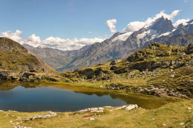 La Meije manzarası, Fransız Alplerindeki Platosu d 'Emparis' ten Romanche Vadisi 'nin sonu..