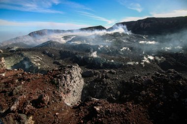 Slamet Dağı 'nın kraterini kapatın. Orta Java, Endonezya 'daki en yüksek dağ krateri.