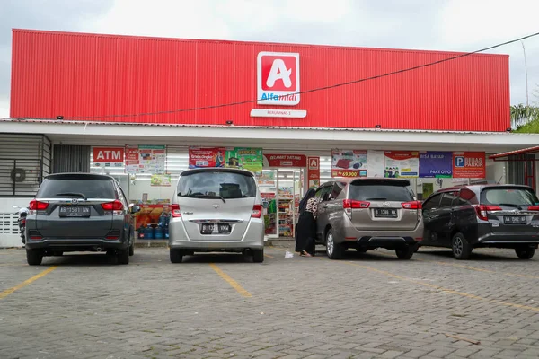 Джокьякарта Индонезия Марта 2023 Года Alfamidi Сеть Супермаркетов Многими Филиалами — стоковое фото