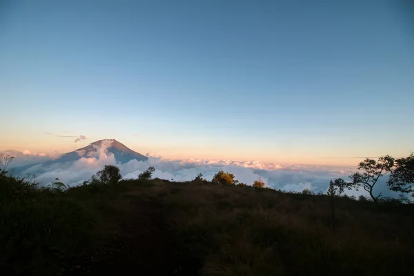 Sumbing Montanha Kembang Pico Durante Pôr Sol — Fotografia de Stock