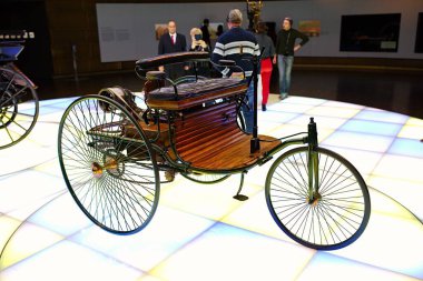 STUTTGART, GERMANY - 23, 2024 Mercedes-Benz Müzesi, Stuttgart, Almanya