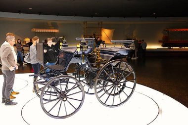 STUTTGART, GERMANY - 23, 2024 Mercedes-Benz Müzesi, Stuttgart, Almanya