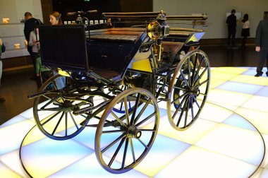 STUTTGART, GERMANY - 23, 2024 Mercedes-Benz Müzesi, Stuttgart, Almanya