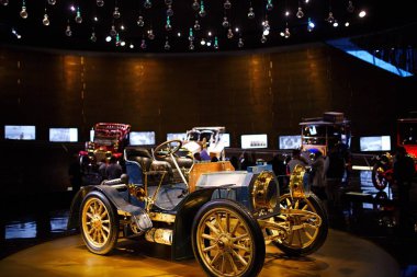 STUTTGART, GERMANY - 23, 2024 Mercedes-Benz Müzesi, Stuttgart, Almanya