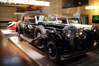 STUTTGART, GERMANY - 23, 2024 Mercedes-Benz Müzesi, Stuttgart, Almanya