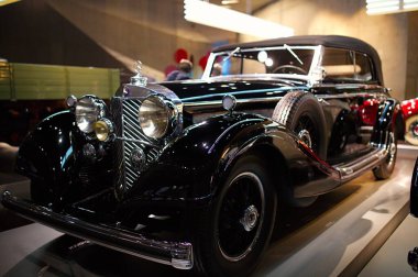 STUTTGART, GERMANY - 23, 2024 Mercedes-Benz Müzesi, Stuttgart, Almanya