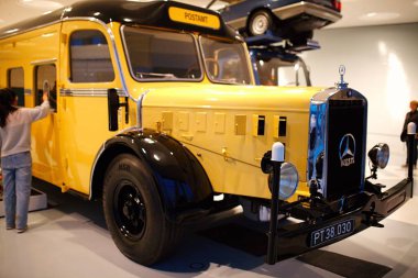 STUTTGART, GERMANY - 23, 2024 Mercedes-Benz Müzesi, Stuttgart, Almanya