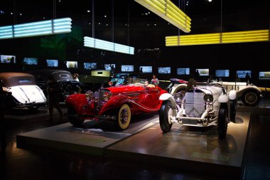 STUTTGART, GERMANY - 23, 2024 Mercedes-Benz Müzesi, Stuttgart, Almanya