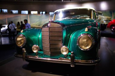 STUTTGART, GERMANY - 23, 2024 Mercedes-Benz Müzesi, Stuttgart, Almanya