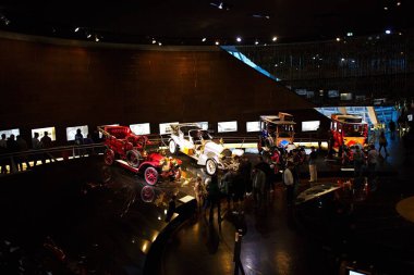 STUTTGART, GERMANY - 23, 2024 Mercedes-Benz Müzesi, Stuttgart, Almanya