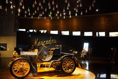 STUTTGART, GERMANY - 23, 2024 Mercedes-Benz Müzesi, Stuttgart, Almanya