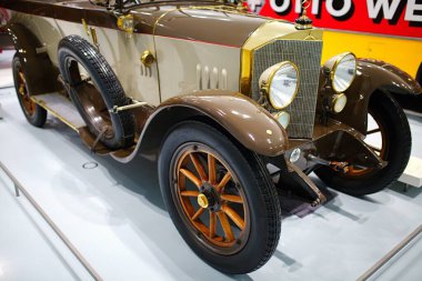 STUTTGART, GERMANY - 23, 2024 Mercedes-Benz Müzesi, Stuttgart, Almanya