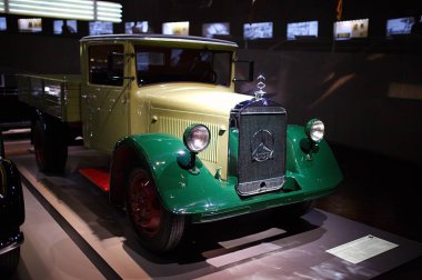 STUTTGART, GERMANY - 23, 2024 Mercedes-Benz Müzesi, Stuttgart, Almanya