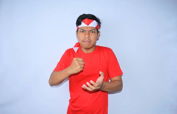 Zły Indonezyjski Młody Człowiek Podnosząc Ręce Uderzyć Jego Dłoń Jego — Zdjęcie stockowe