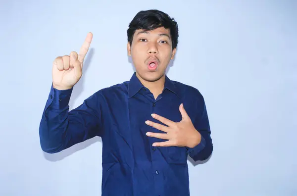 Amazed Young Asian Man Wow Face Expression Pointing Finger Successful — Stock Photo, Image