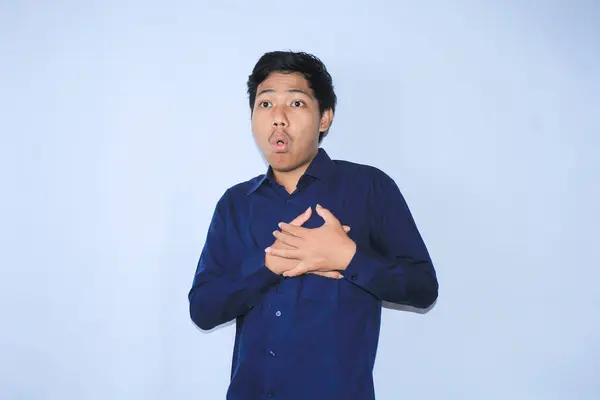 Jovem Adulto Asiático Homem Chocado Com Wow Rosto Expressão Segurar — Fotografia de Stock