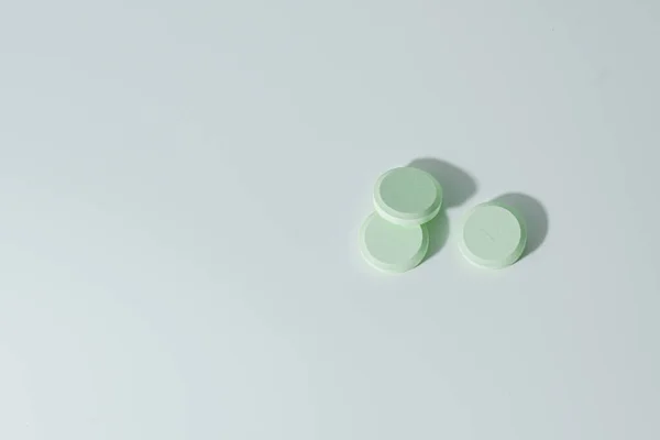 Tas Pilules Médicinales Antibiotiques Comprimés Médicaux Blancs Vert Clair Avec — Photo