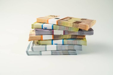 Jakarta, Endonezya, 15 Nisan 2023, çeşitli Endonezya rupiah desteleri IDR para biriminde binlerce kopya uzayı
