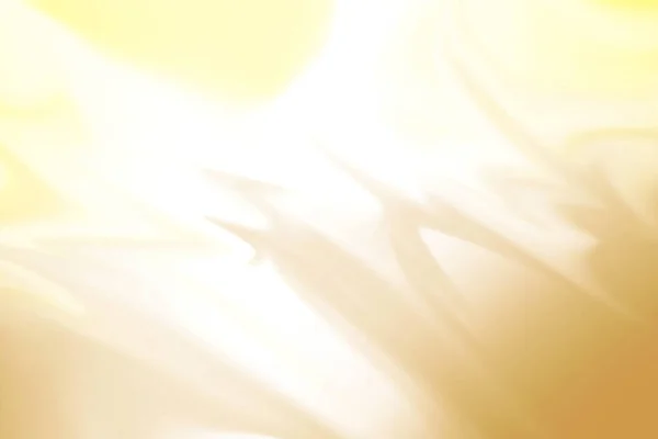 Soyut altın alaşımlı metal temalı saten desenli arka plan. Işık efektleri. Işık parıltısıyla bulanık vektör arkaplanı