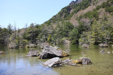 Kamikochi, Japonya 'daki Myojin-Ike Gölü