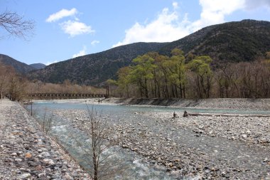Kamikochi, Japonya 'daki açık Azusa Nehri