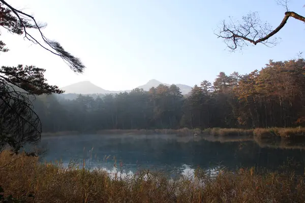 Vroege Ochtend Landschap Van Rurinuma Vijver Herfst Bladeren Goshikinuma Urabandai — Stockfoto