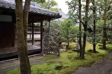 Japonya, Kyoto 'daki Daigoji Tapınağı Sanbo-in' in içinde.