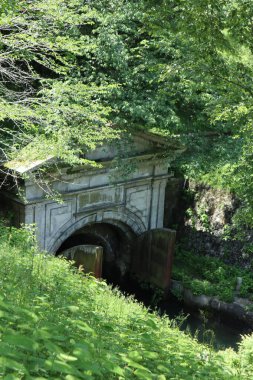 Otsu, Shiga, Japonya 'daki Biwa Gölü' nün eski tüneli.