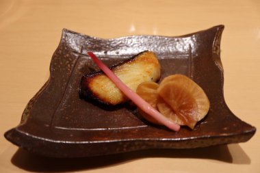 Japon mutfağı, Saikyo miso turşulu gümüş morina balığı.