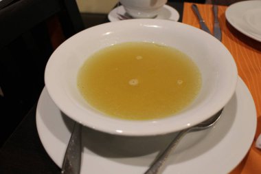 Hırvatistan 'ın Dubrovnik kentinde bir restoranda balık çorbası