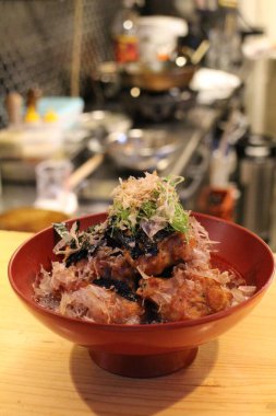 Japon mutfağı: Kyoto, Japonya 'da Dashi soslu tavuk karaçağı (kızarmış tavuk)