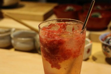 Japonya, Kyoto 'da çilekli soda.