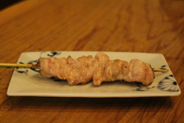 Yakitori: Japonya 'nın Kyoto kentinde Seseri (tavuk boynu eti)