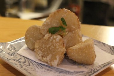 Japon mutfağı: Yam karaage (Kızarmış patates) Japonya 'nın Kyoto şehrinde