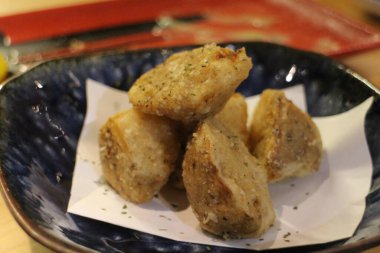 Japon mutfağı: Yam karaage (Kızarmış patates) Japonya 'nın Kyoto şehrinde