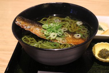 Japon mutfağı: Kyoto, Japonya 'da ringa balıklı yeşil çay soba şehriyesi